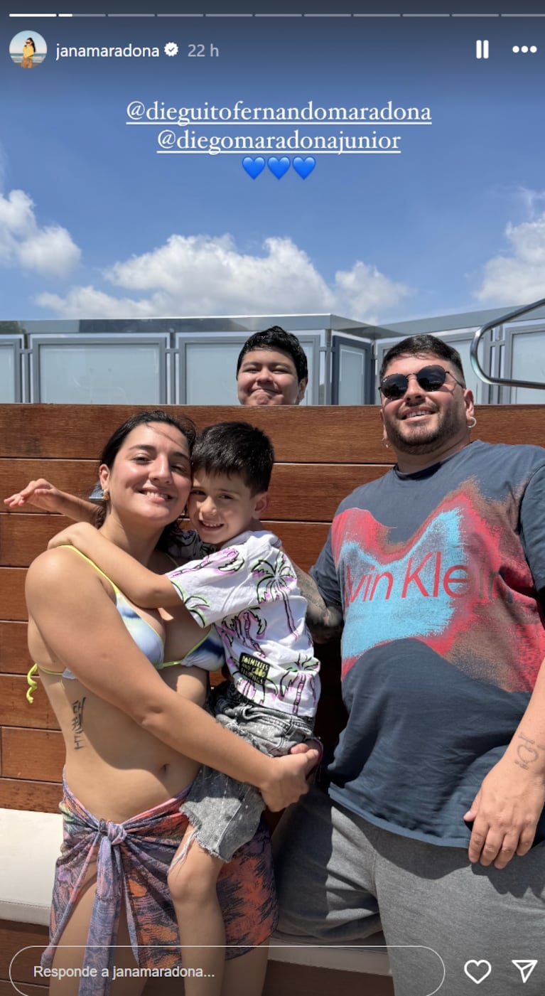 Así fue el emotivo reencuentro entre Jana Maradona, Diego Junior y Dieguito Fernando en Italia: la foto