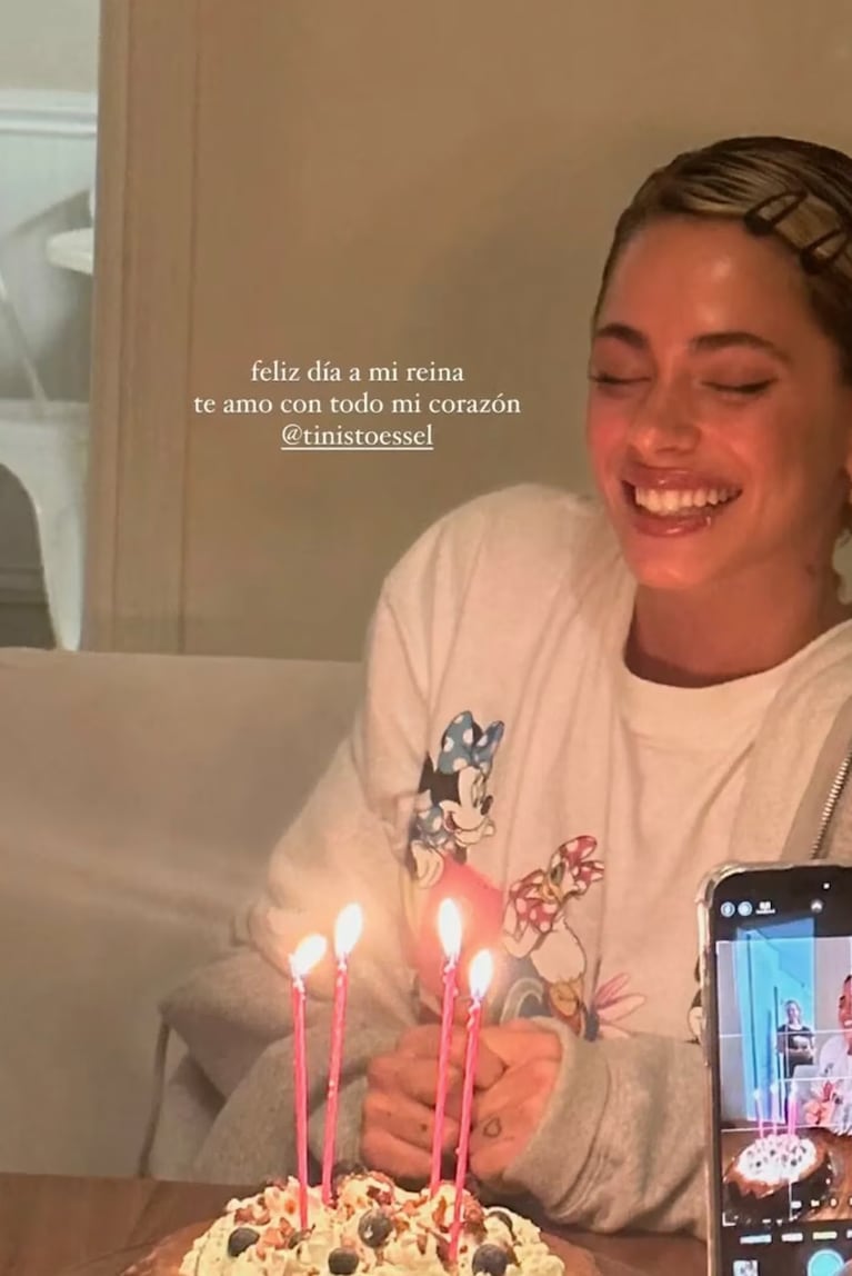 Así fue el íntimo festejo de Tini Stoessel por sus 27 años: las fotos de la fiesta 