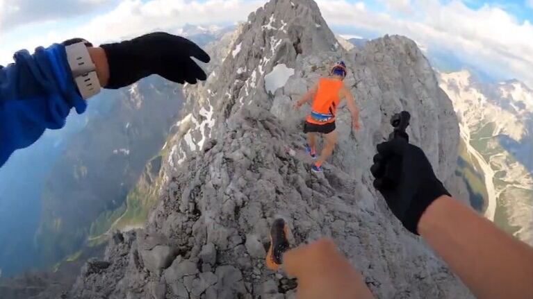 Así fue el vertiginoso recorrido de un atleta por una montaña, donde batió un récord