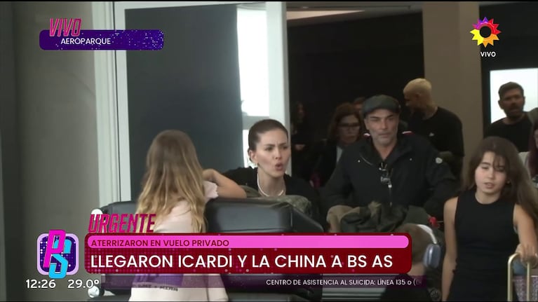 Así fue la llegada de Mauro Icardi con la China Suárez a la Argentina antes de reencontrarse con sus hijas. Foto: Captura (eltrece)