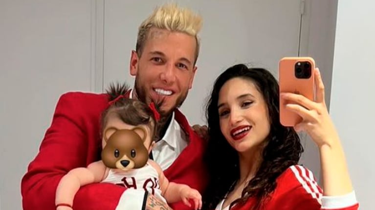 Así fue la primera clase de natación de Venezia, la hija de Alex Caniggia y Melody Luz.