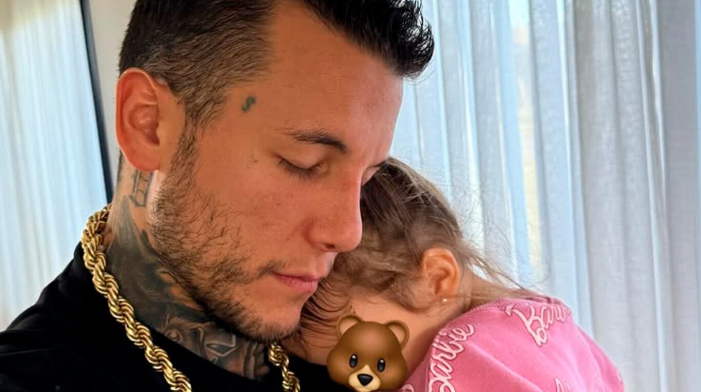Así juega Alex Caniggia con Venezia, entre risas, cosquillas y cambios de look  Foto: IG | alexcaniggia