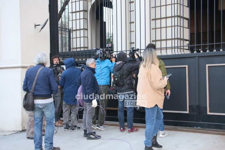 Así llegaba la policía a la casa de Wanda Nara