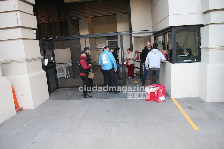 Así llegaba la policía a la casa de Wanda Nara