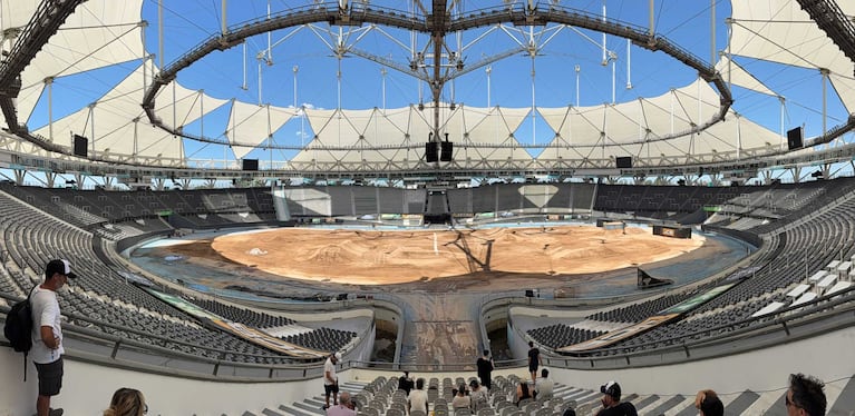 Así prepararon el campo del Estadio único de La Plata para el espectáculo de Monster Jam (Foto: Hernán Khatchadourian)