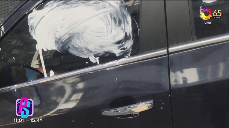 Así quedó el auto de Lowrdez Fernández tras un episodio de violencia por parte de su ex, Leandro García Gómez (Foto:cpatura de eltrece).