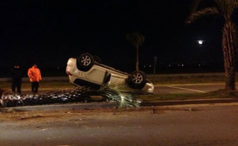 Así quedó el auto de Miriam Lanzoni tras el accidente (Foto: Twitter). 