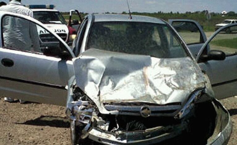 Así quedó el auto en el que viajaba Matías Alé. (Foto: Web)