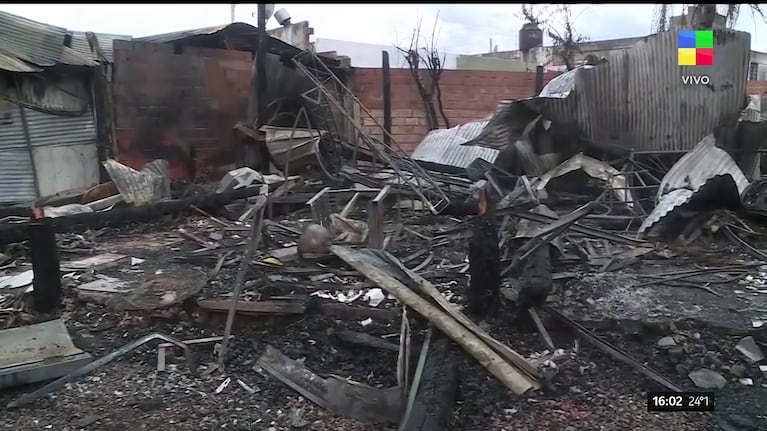 Así quedó el boliche de L-Gante tras el incendio (Foto: captura de América).