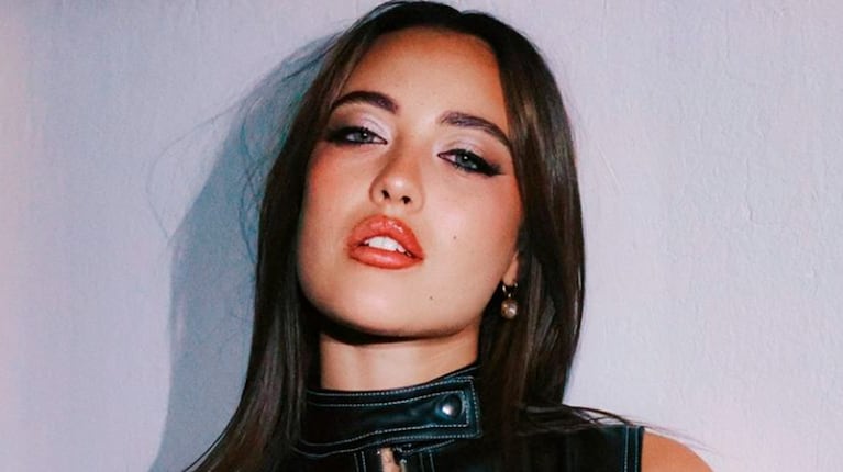 Así reaccionó Flor Regidor a sus fotos virales con futbolistas de Independiente en un yate.