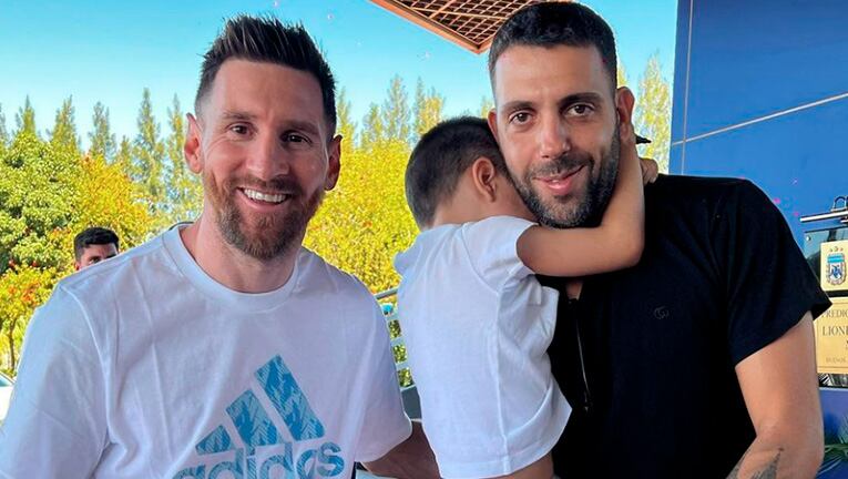 Así reaccionó Lionel Messi cuando el hijo de Ailén Bechara se negó a fotografiarse con él.