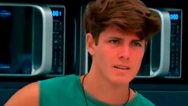 Así se cayó Marcos de Gran Hermano cuando quiso entrar a la piscina.