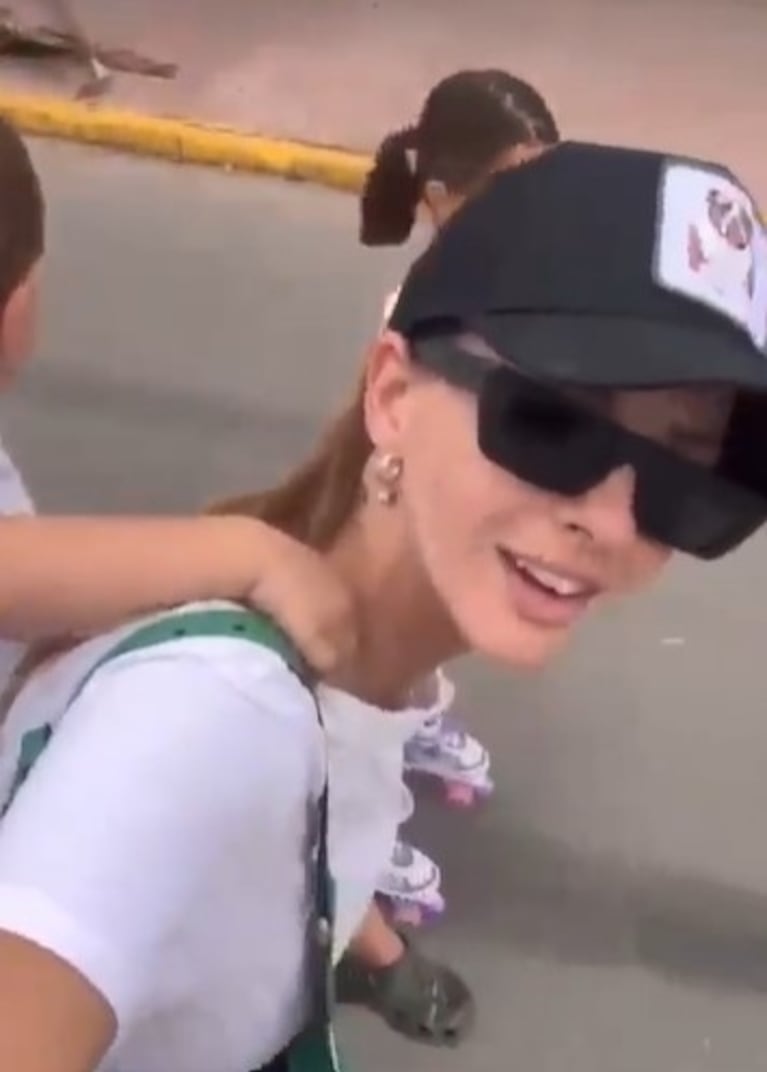 Así se divierte China Suárez con sus hijos: rollers, helados y paseo en el lago