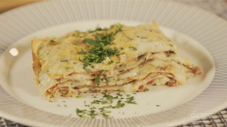 Así se hace una lasagna de panceta y salsa blanca: la receta más elegida