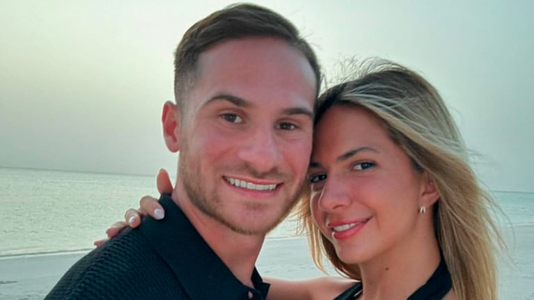 Así son las románticas vacaciones de Alexis Mac Allister y Ailén Cova en una paradisíaca isla.