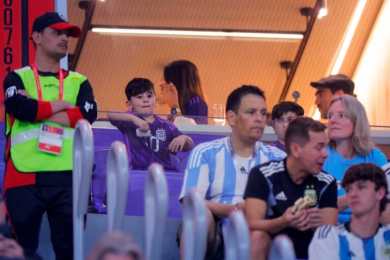 Así vivió Antonela Roccuzzo con Thiago, Ciro y Mateo Messi el partido de Argentina en el Mundial