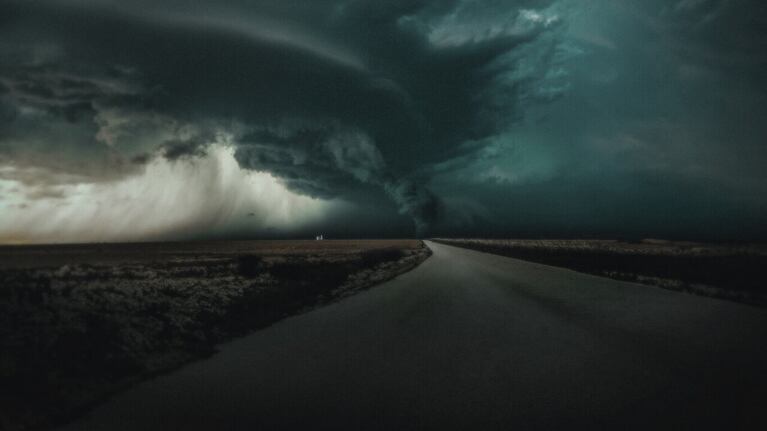 Atrapados en la Tormenta: El documental de Netflix que muestra los tornados desde adentro