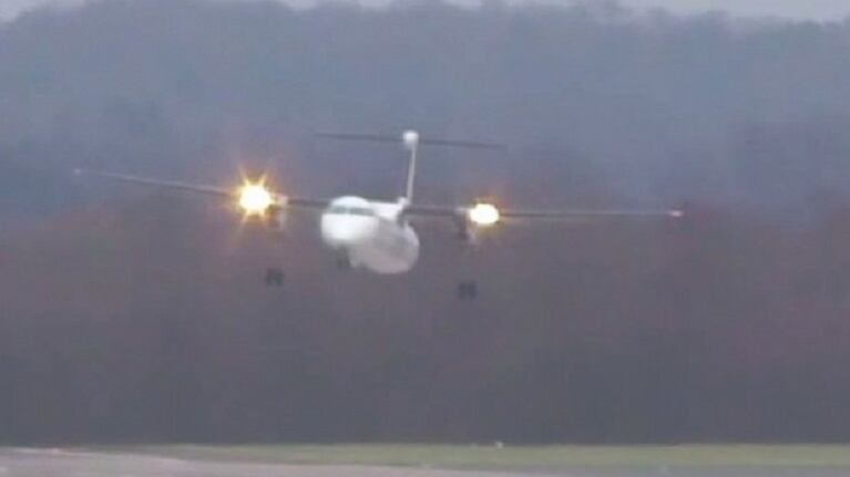 Avión aterrizó en Alemania tras una gran turbulencia
