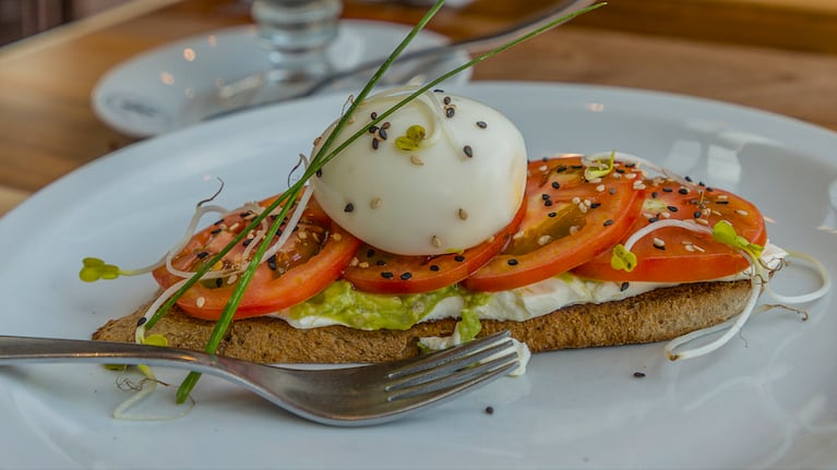 Avocado Toast, un clásico de los desayunos y brunchs. Foto: Cucinare.TV.