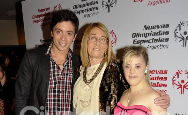 Ayelén Barreiro con Pía Soldati y Franco Cadelago en el evento. (Foto: Jennifer Rubio)