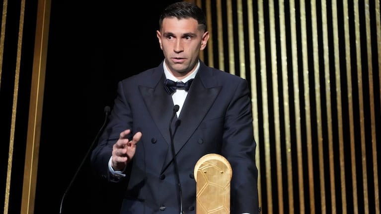 Balón de Oro 2024: el Dibu Martínez fue elegido como el mejor arquero. (Foto: AP)