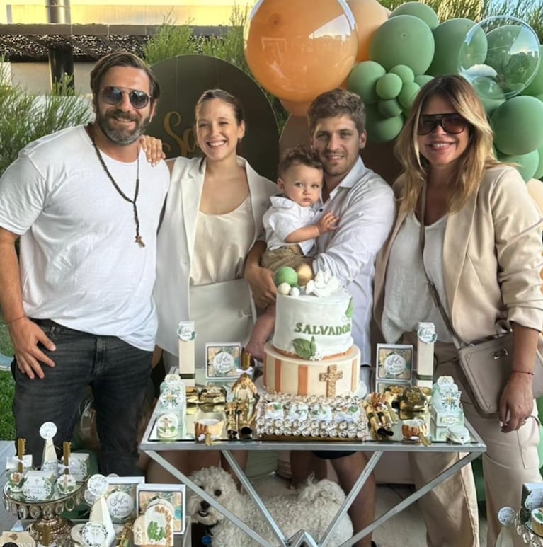 Barbie Vélez y Lucas Rodríguez bautizaron a su hijo Salvador: el tierno álbum de fotos
