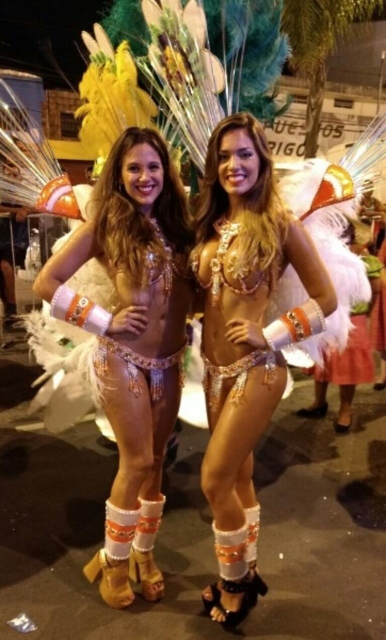 Barbie Vélez y Rocío Robles se fotografiaron juntas en el carnaval de San Fernando: ¿dedicado a Laurita Fernández?