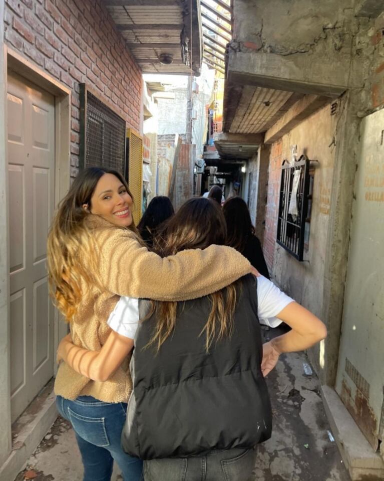 Barby Franco visitó el barrio donde se crió en compañía de Pampita: "Con amigas todo es más lindo"