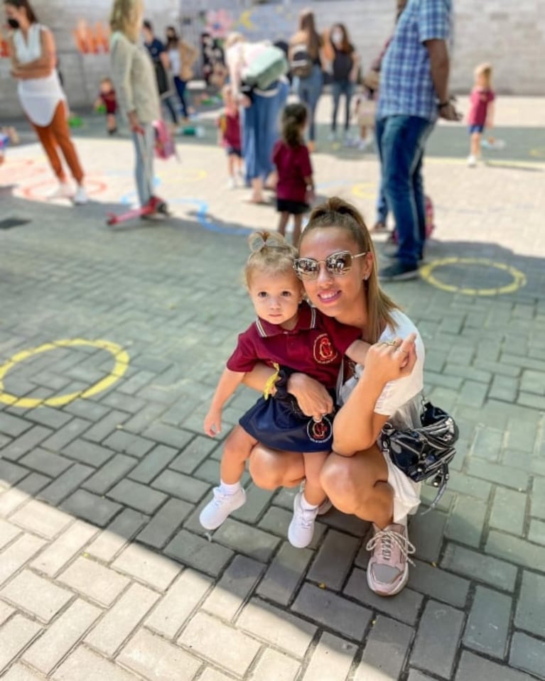 Barby Silenzi estalló tras compartir fotos del primer día de jardín de Abril, su hija: "Gente mala e ignorante"