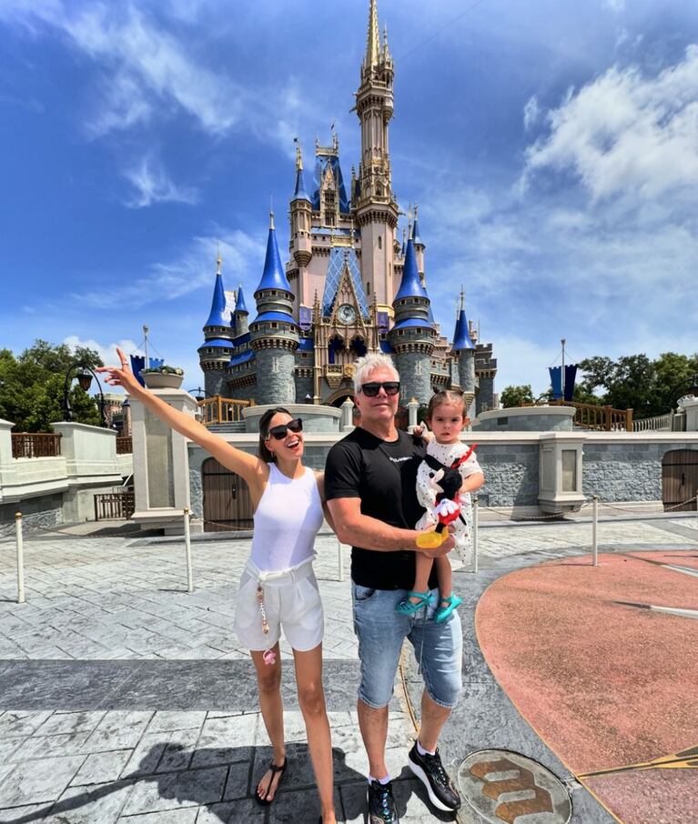 Barby visitó Miami y después Disney, siempre junto a Fernando y Sarah.