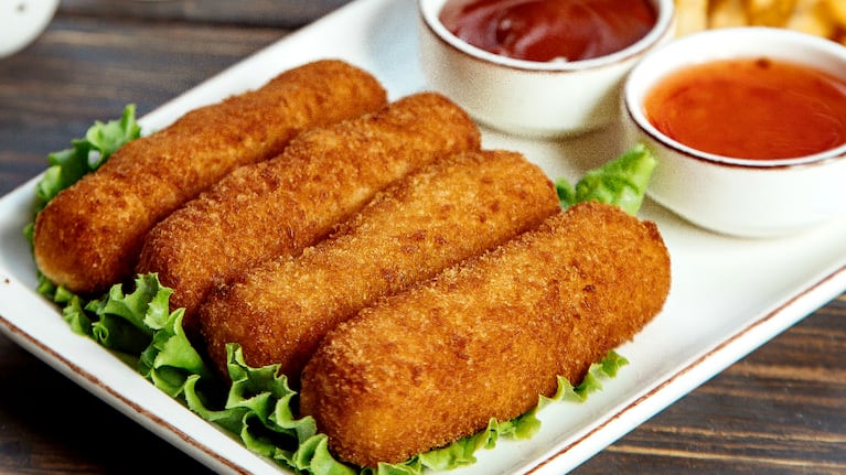 Bastones de muzzarella, el aperitivo ideal de cualquier comida. Foto: Freepik.