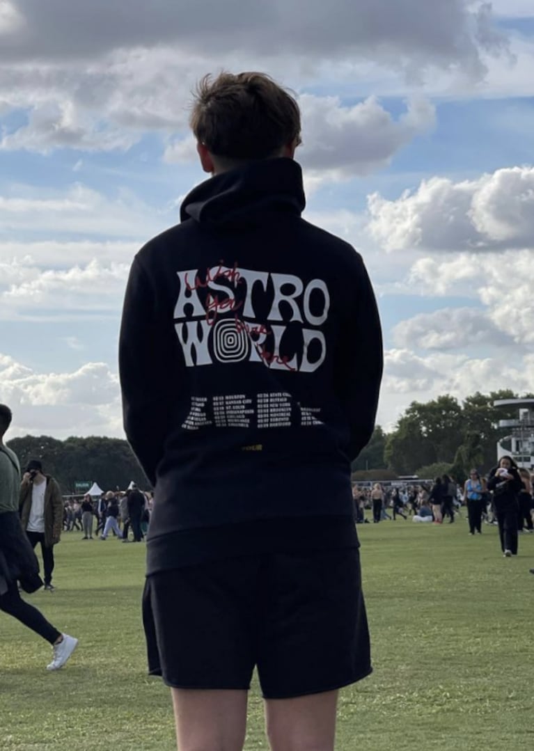 Bautista Vicuña compartió las fotos de los looks súper cancheros que eligió para divertirse en el Lollapalooza