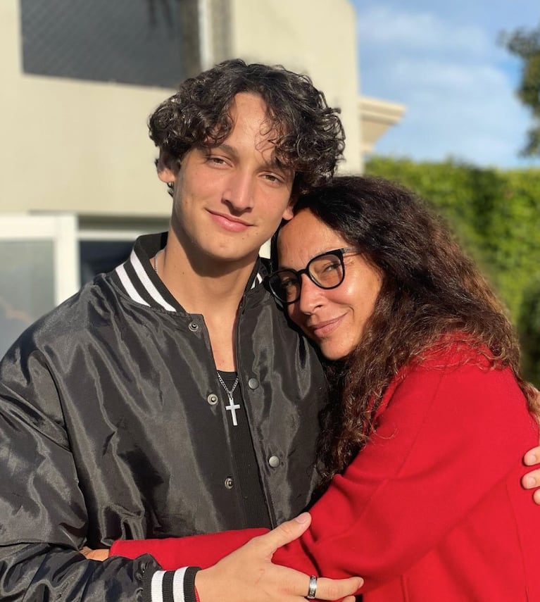 Bautista y su mamá, Ana Paula Dutil.