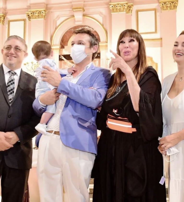 Belén Francese bautizó a su bebé con Moria Casán como madrina: el álbum íntimo de la ceremonia 