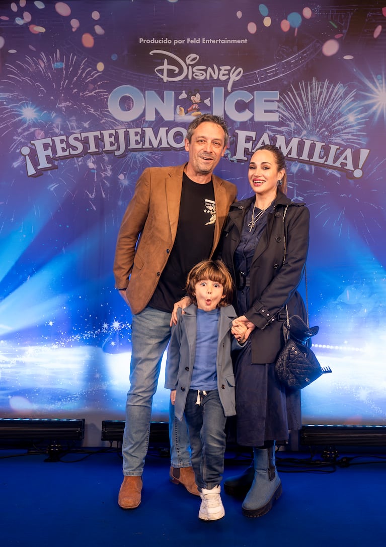 Belén Francese con su familia en el estreno de Disney On Ice (Foto: Prensa).