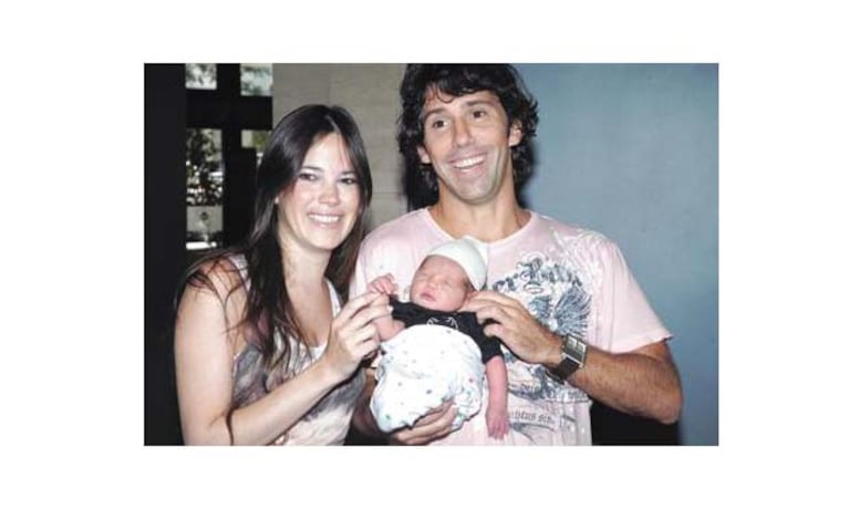 Belén Laurence, Gastón Portal y la pequeña Olimpia. (Foto web)