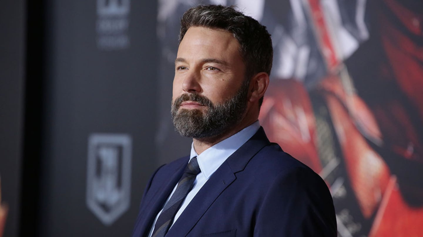 Ben Affleck es un “mago” jugando cartas