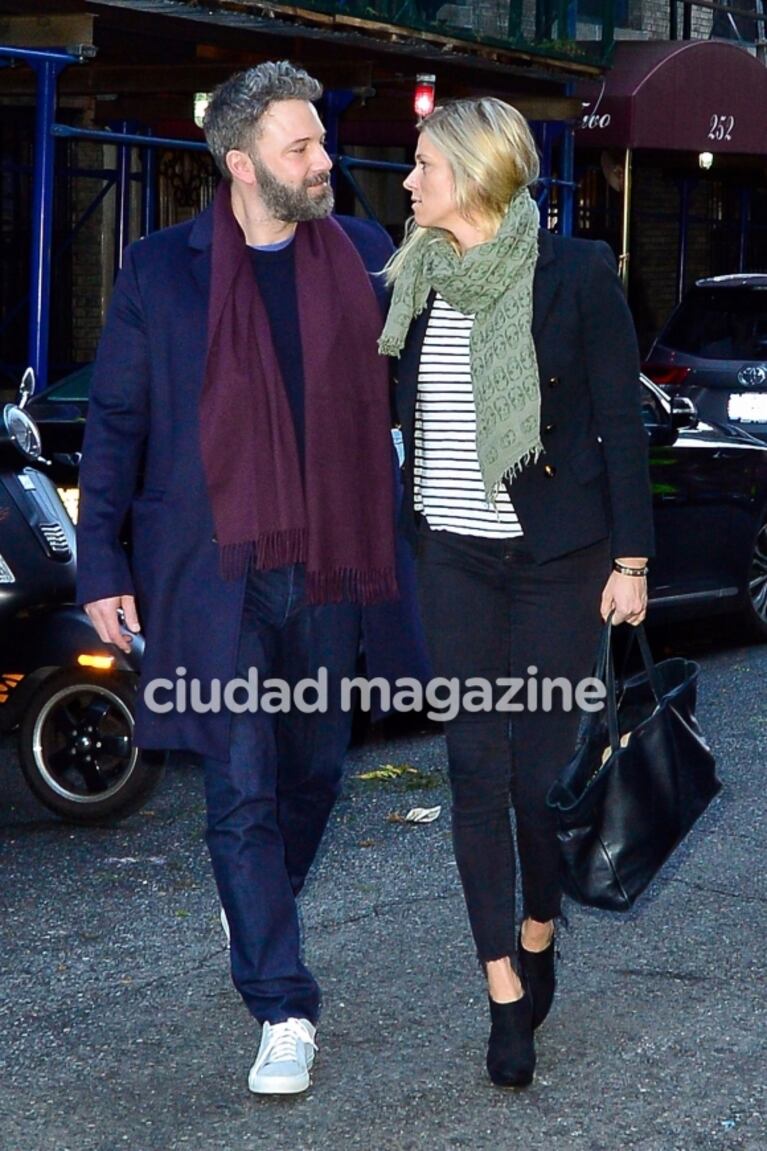 Ben Affleck, romance afianzado ¿y convivencia? con su bella novia, productora de TV