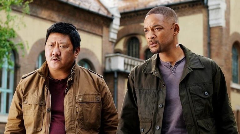 Benedict Wong junto a Will Smith en la atrapante película que se puede ver en Paramount+.