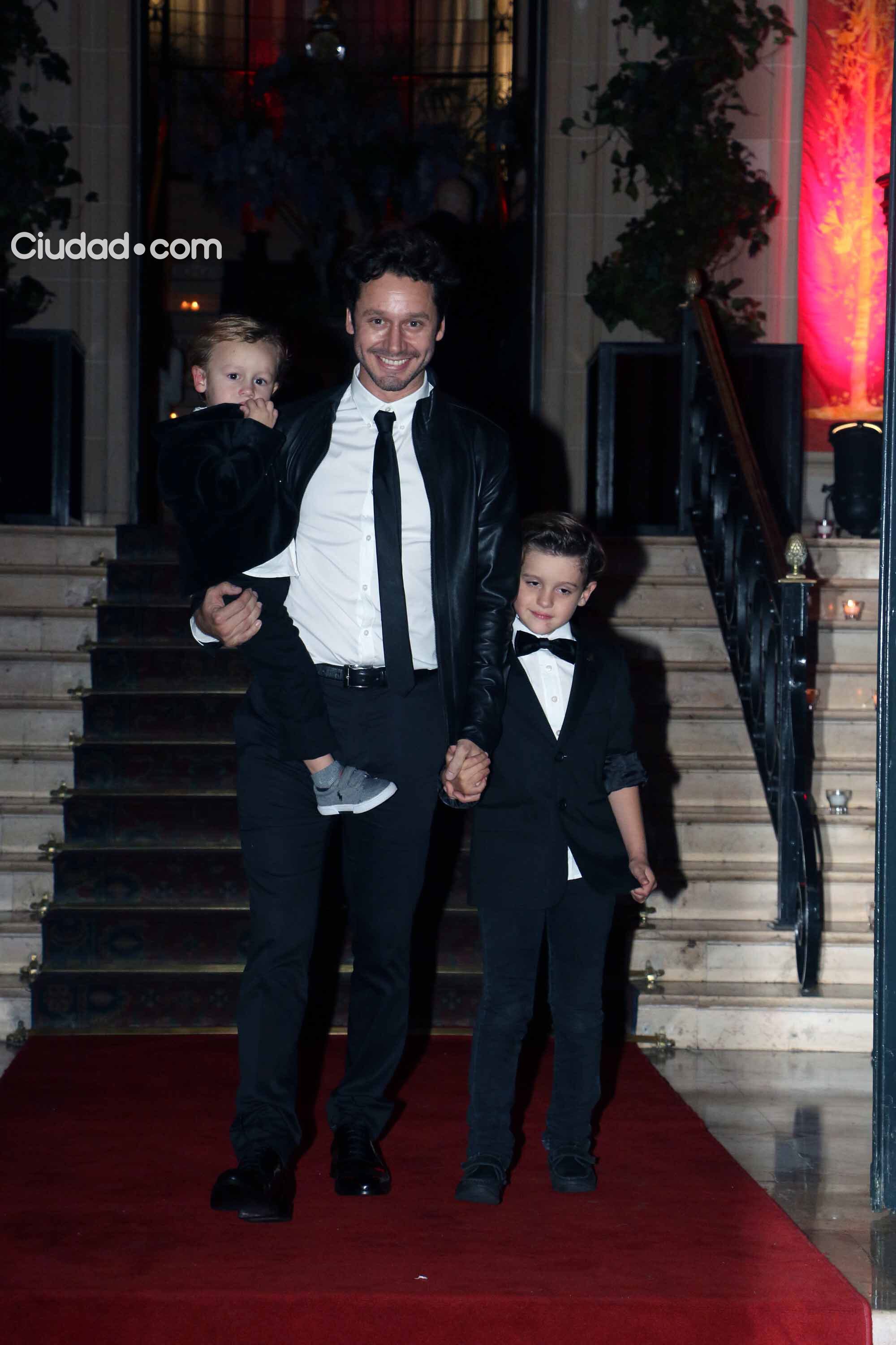 Benjamín con sus hijos Foto: Movilpress)