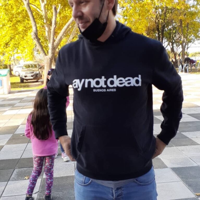 Benjamín Vicuña acompañó a Pampita y sus hijos en el homenaje a Blanca
