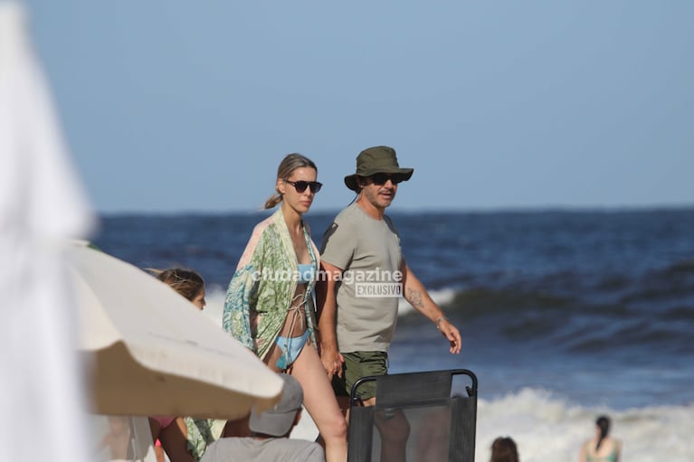 Benjamín Vicuña con Magnolia y Anita Espasandín en Punta del Este (Foto: RS Fotos).
