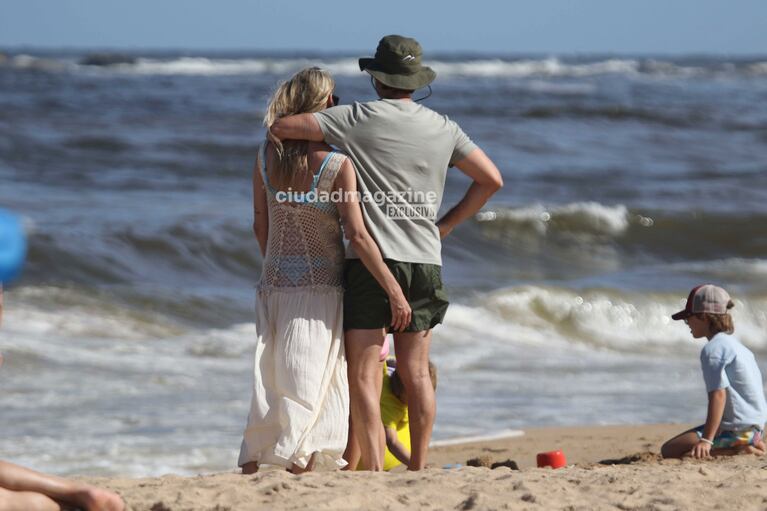 Benjamín Vicuña con Magnolia y Anita Espasandín en Punta del Este (Foto: RS Fotos).