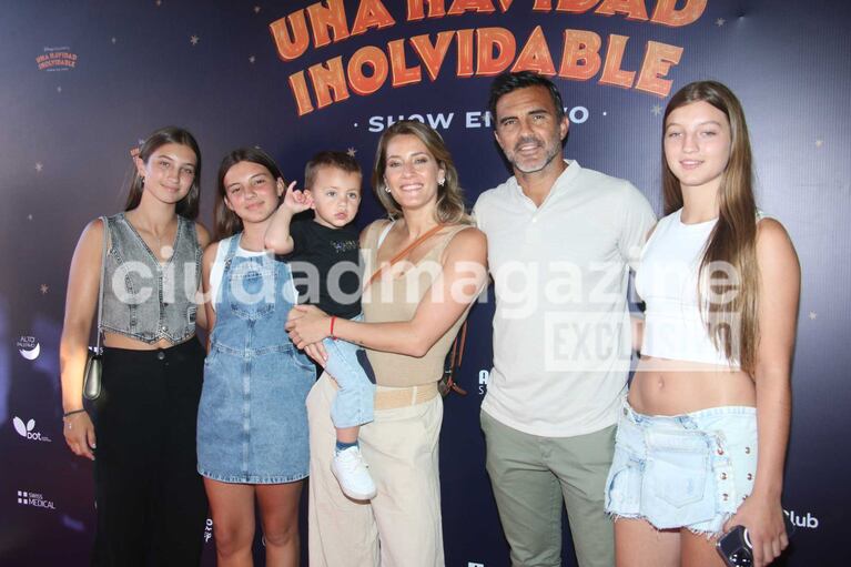 Benjamín Vicuña con su hijo Benicio (Foto: Movilpress)