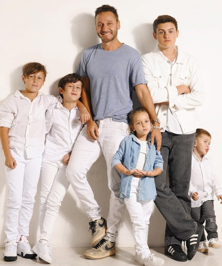 Benjamín Vicuña protagonizó una sesión de fotos con todos sus hijos: "Ellos son mi vida"