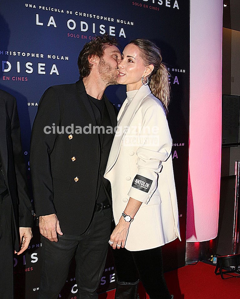 Benjamín Vicuña y Anita Espasandín en una salida de cine, súper cómplices (Foto: Movilpress).