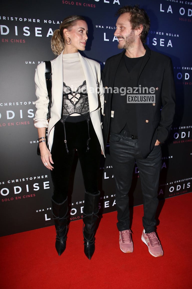 Benjamín Vicuña y Anita Espasandín en una salida de cine, súper cómplices (Foto: Movilpress).