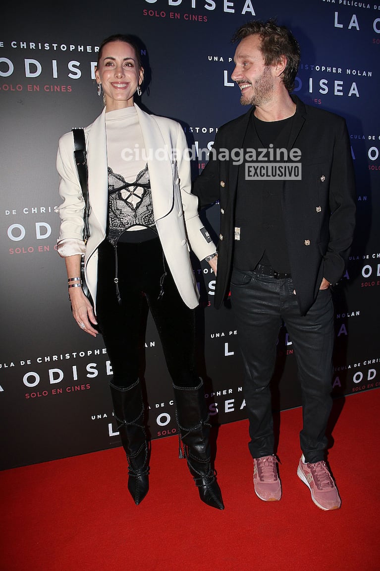 Benjamín Vicuña y Anita Espasandín en una salida de cine, súper cómplices (Foto: Movilpress).