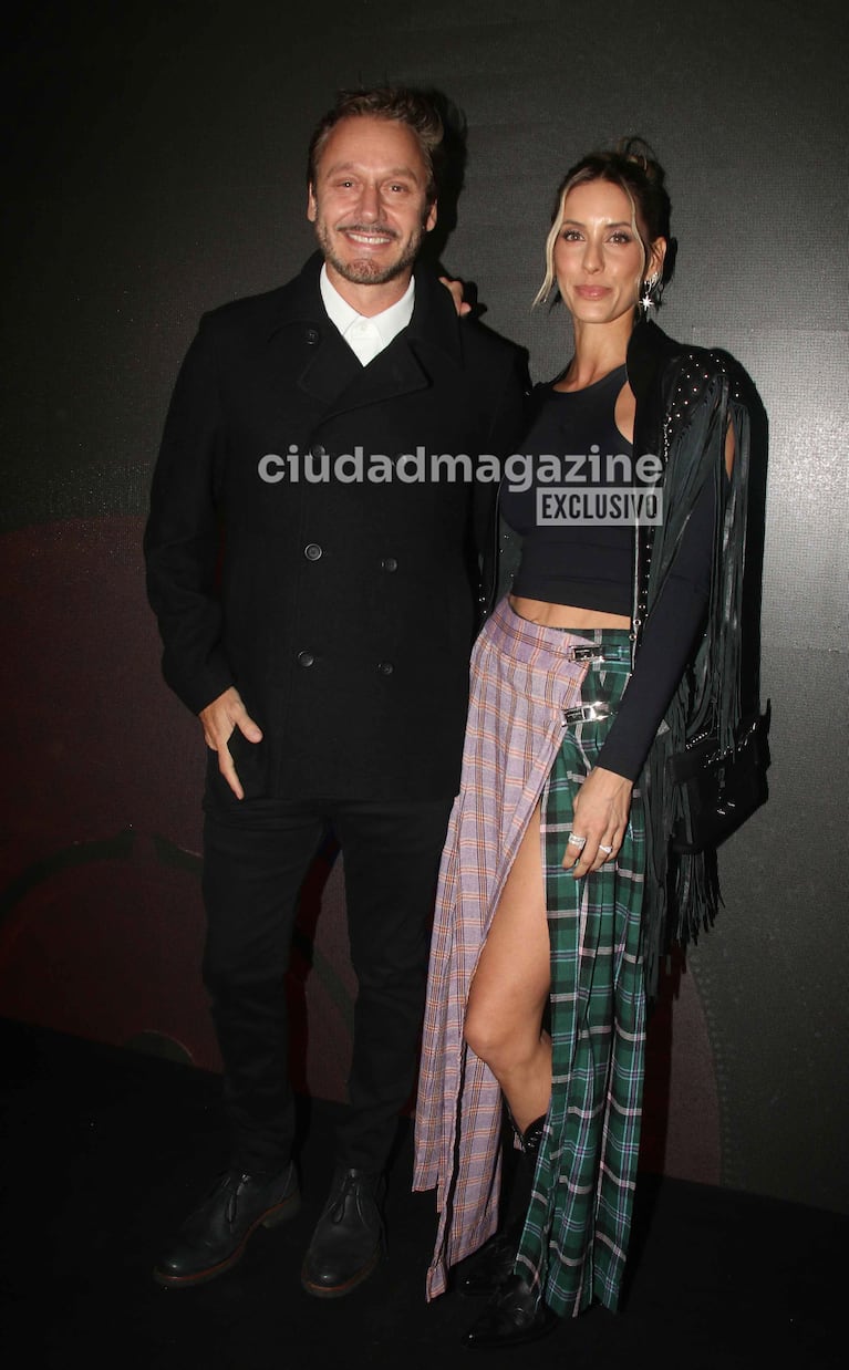 Benjamín Vicuña y Anita Espasandín, enamorados en la noche porteña (Fotos: Movilpress).