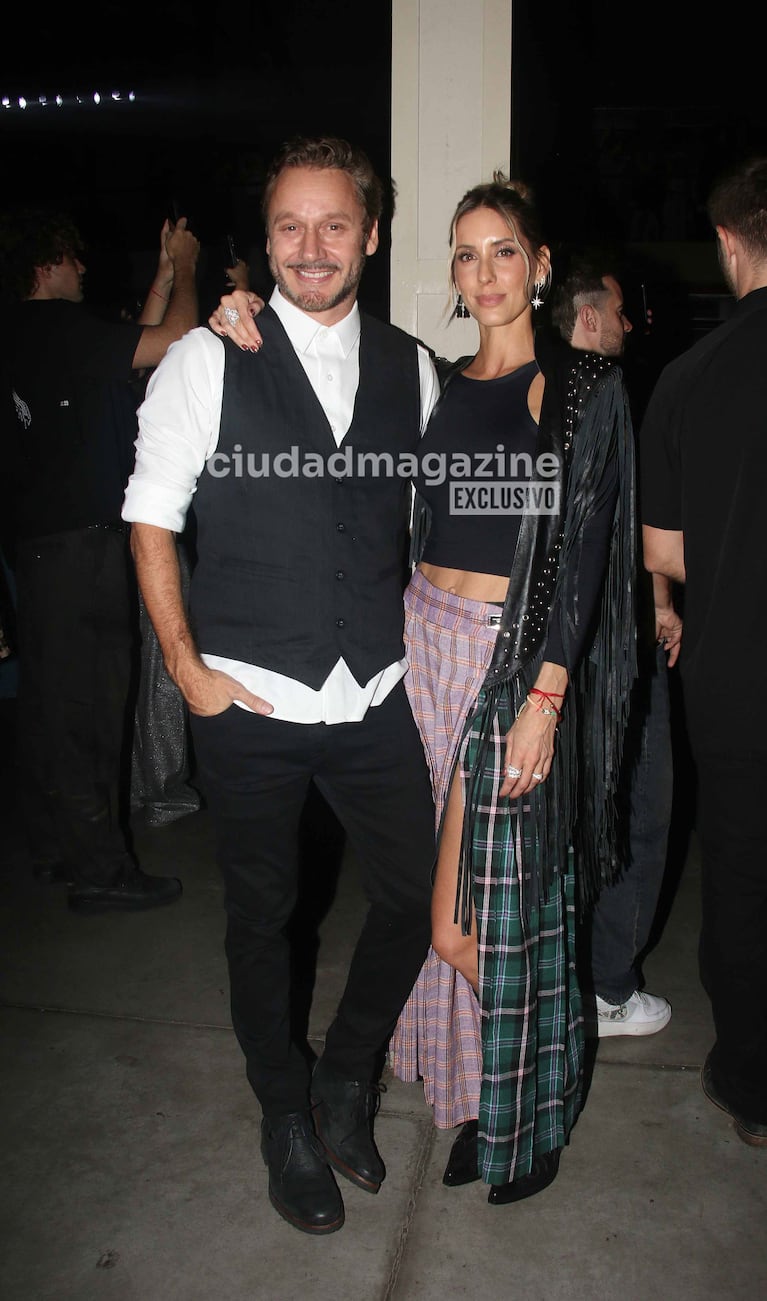 Benjamín Vicuña y Anita Espasandín, enamorados en la noche porteña (Fotos: Movilpress).